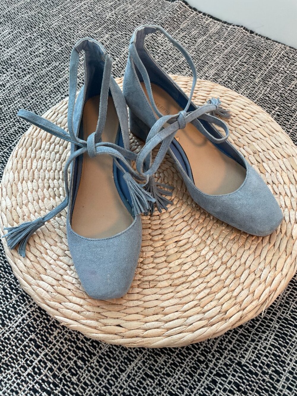 Saks Fifth Avenue Dusty Blue Suede Tassel Lace-Up Block Heel Shoes Size 6.5